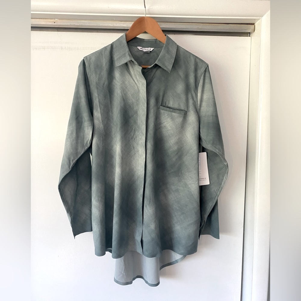 Athleta urbanite top (green haze)